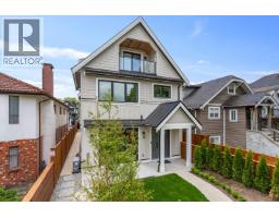 1 2258 NAPIER STREET, Vancouver, British Columbia