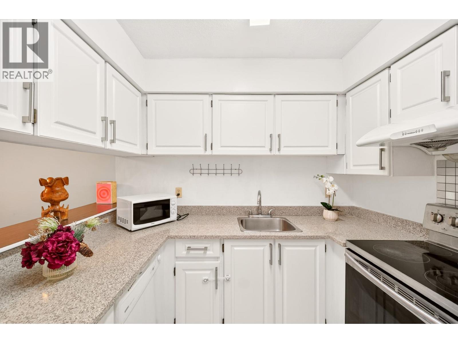 102 8460 Ackroyd Road, Richmond, British Columbia  V6X 3E9 - Photo 7 - R3133049