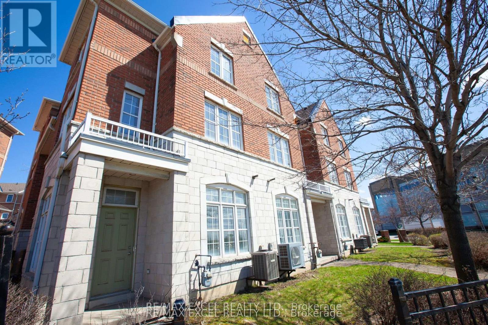 14 Woltner Way, Markham (Village Green-South Unionville), Ontario  L3R 5Y7 - Photo 3 - N13421046