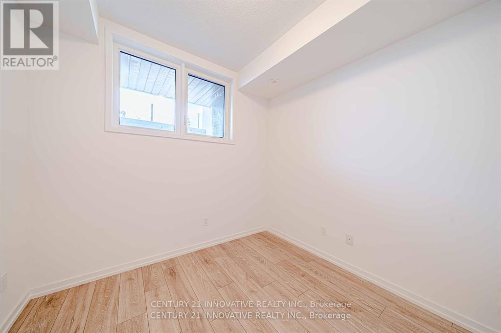 10 - 16 Lytham Green Circle, Newmarket, Ontario  L3Y 0H5 - Photo 32 - N13421078