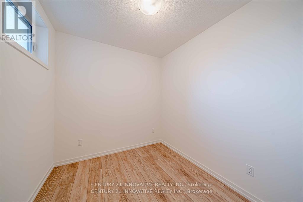 10 - 16 Lytham Green Circle, Newmarket, Ontario  L3Y 0H5 - Photo 37 - N13421078