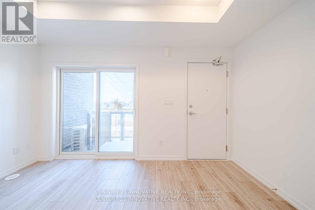10 - 16 Lytham Green Circle, Newmarket, Ontario  L3Y 0H5 - Photo 4 - N13421078