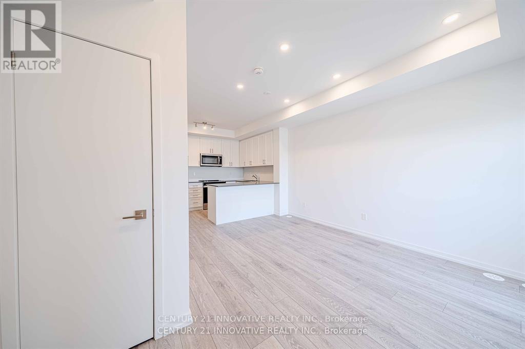 10 - 16 Lytham Green Circle, Newmarket, Ontario  L3Y 0H5 - Photo 6 - N13421078