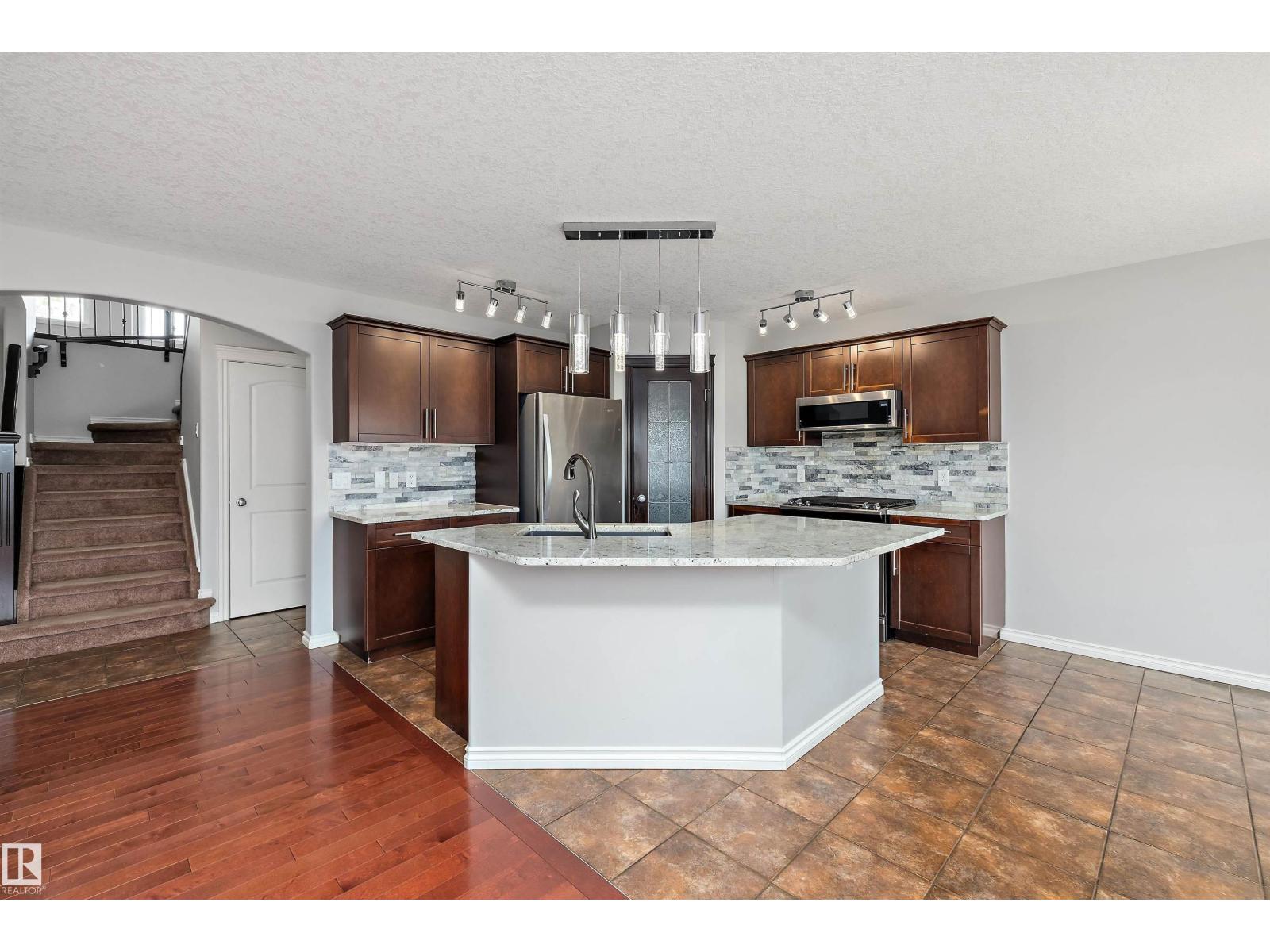 205 Macewan Rd Sw, Edmonton, Alberta  T6W 1R2 - Photo 10 - E4492618