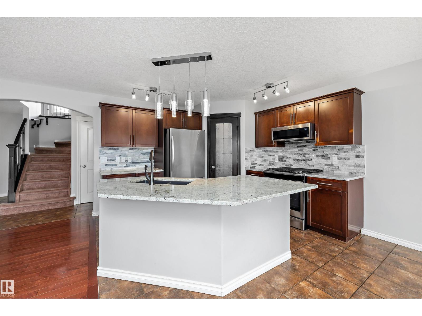 205 Macewan Rd Sw, Edmonton, Alberta  T6W 1R2 - Photo 9 - E4492618