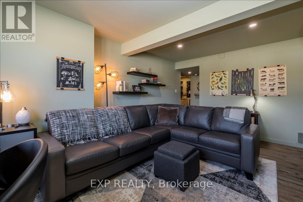 51 Hunter Avenue, Tay, Ontario  L0K 2A0 - Photo 32 - S13421124