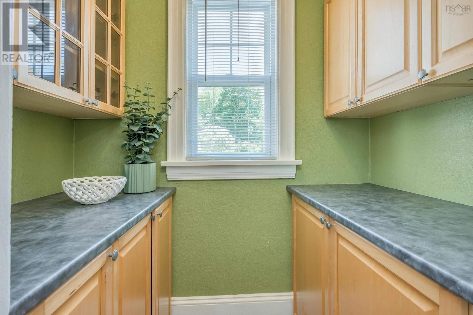 6076 Shirley Street, Halifax, Nova Scotia  B3H 2M8 - Photo 14 - 202613800