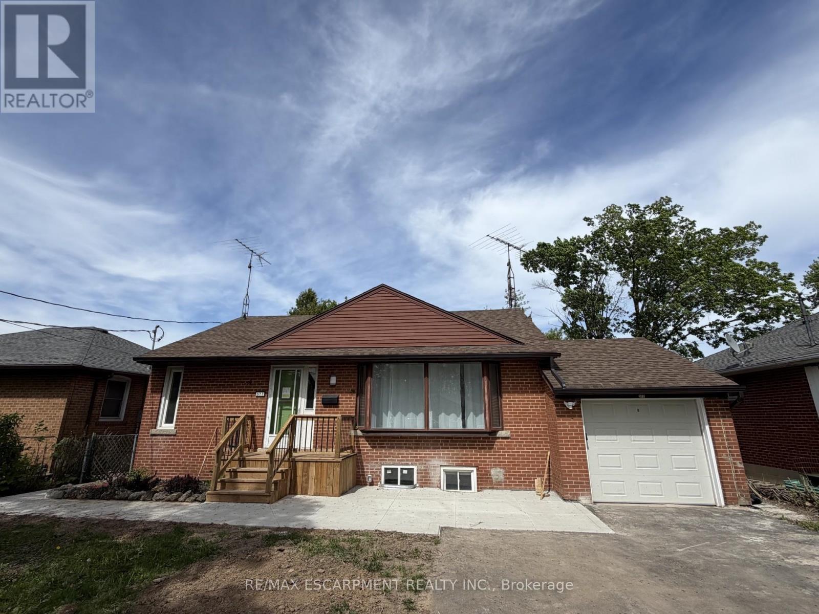 LOWER - 377 MARTIN STREET, Milton, Ontario