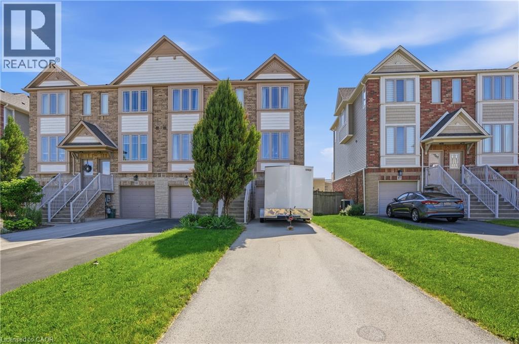 15 HEMLOCK Way, Grimsby, Ontario