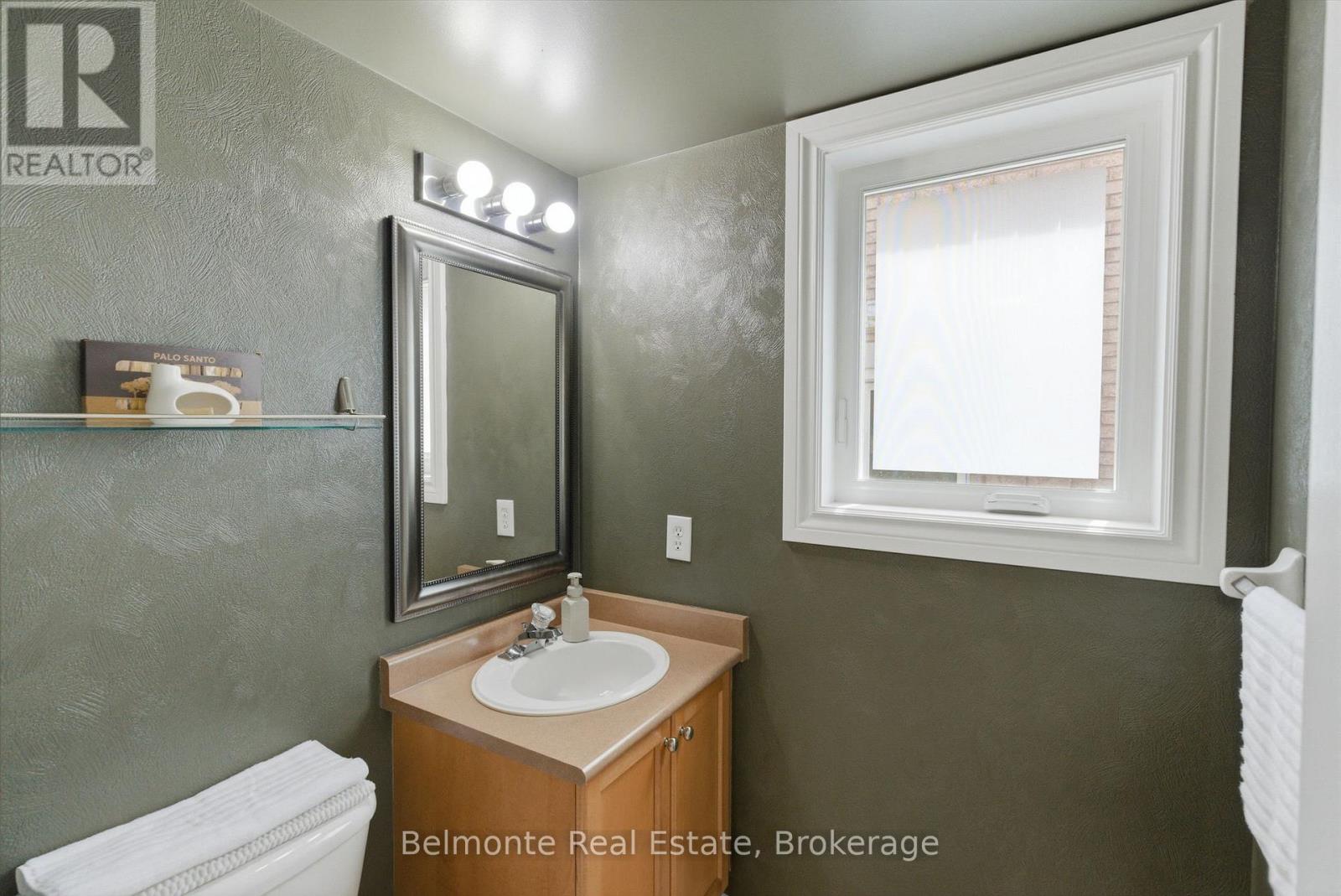 52 Lady May Drive, Whitby, Ontario  L1R 3A7 - Photo 6 - E13421426