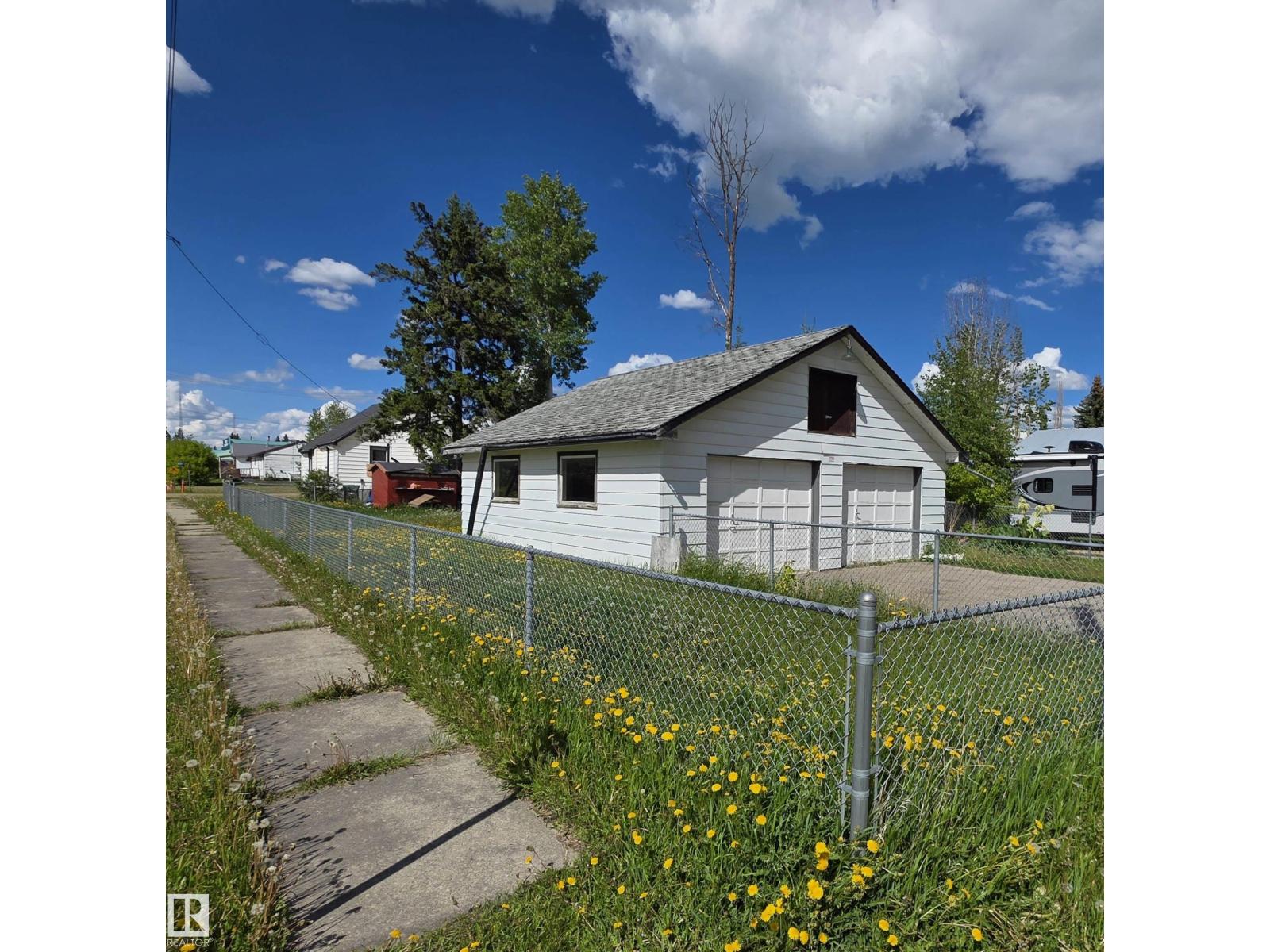5017 49 Ave, Entwistle, Alberta  T0E 2S0 - Photo 1 - E4492237