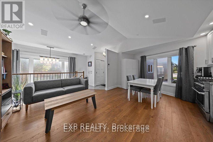 B - 18 Ivylea Street, Ottawa, Ontario  K2G 4X5 - Photo 2 - X13421282
