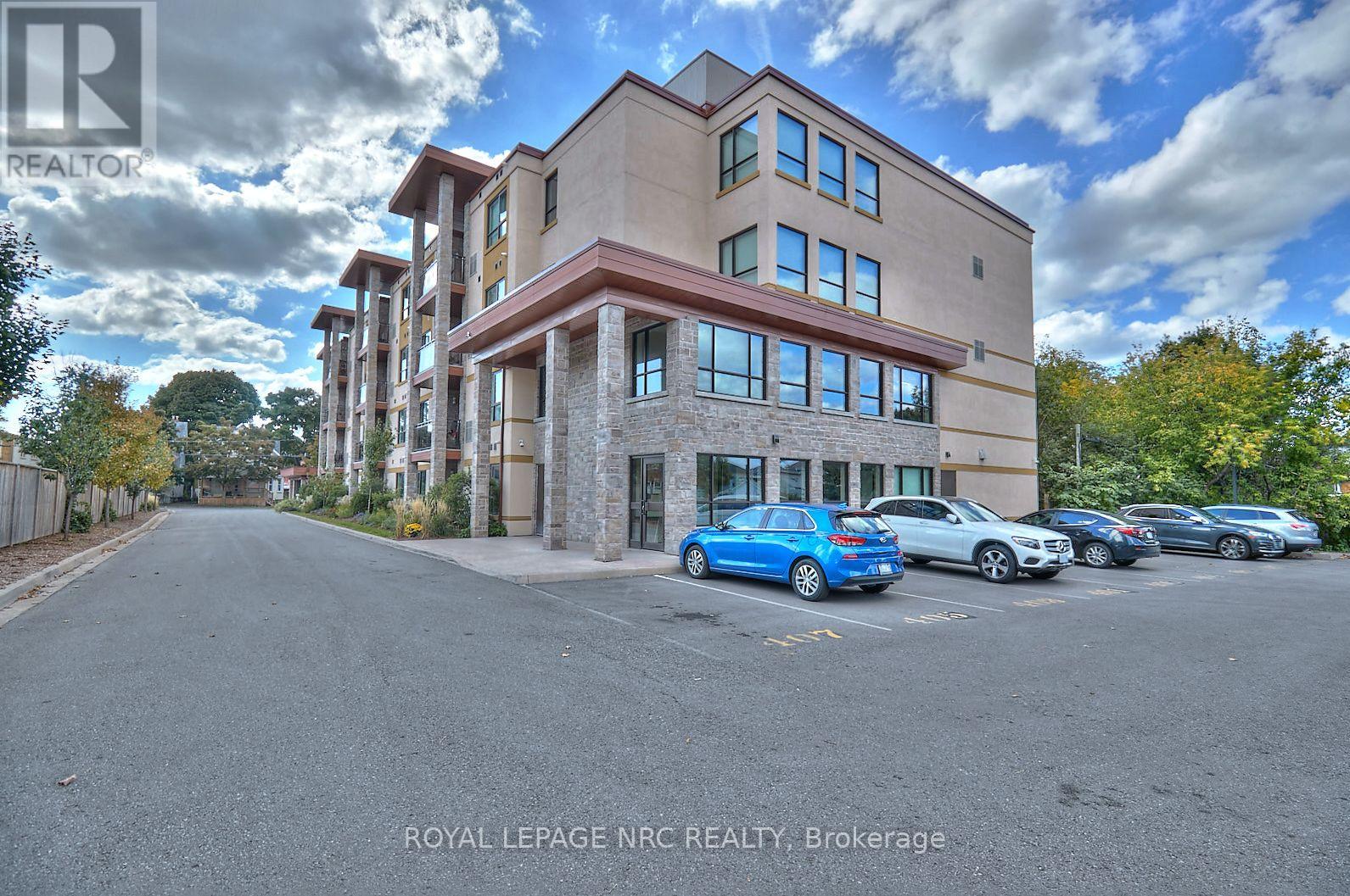 303 - 26 Wellington Street, St. Catharines, Ontario  L2R 5P8 - Photo 2 - X13421296
