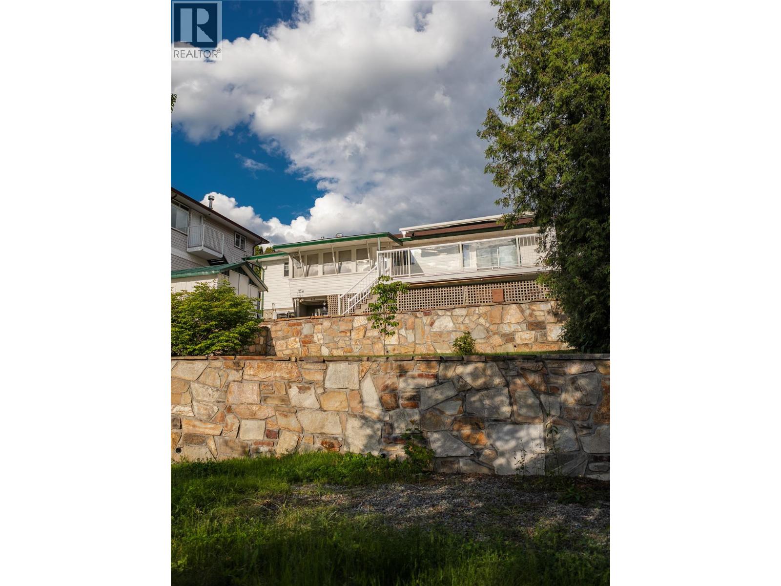 615 Eighth Street, Nelson, British Columbia  V1L 3A6 - Photo 11 - 10390503