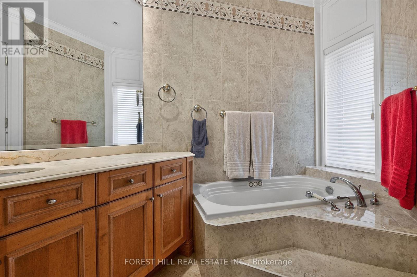 2 - 74 Lynwood Avenue, Toronto, Ontario M4V 1K4 - Photo 18 - C13421290