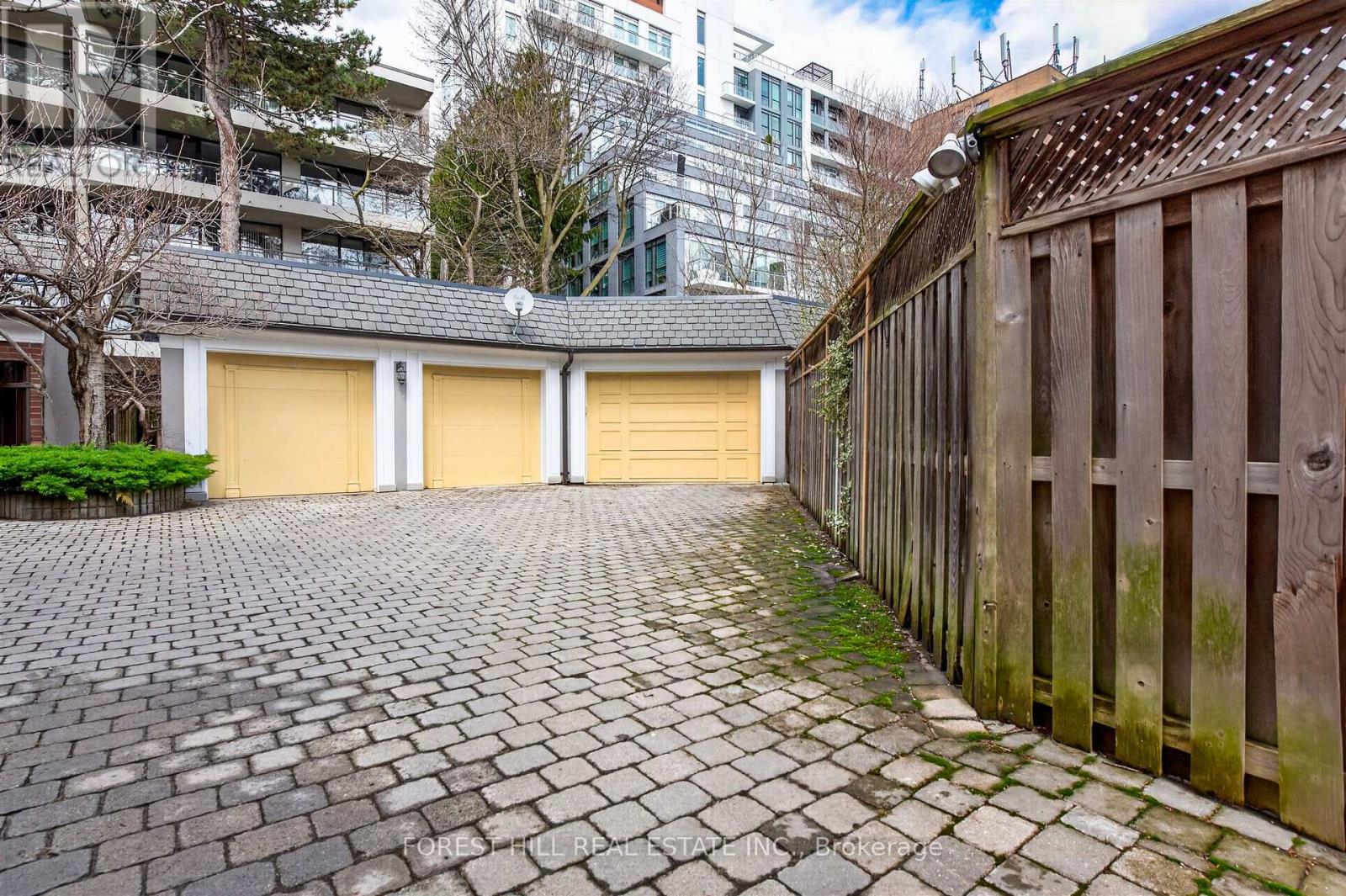 2 - 74 Lynwood Avenue, Toronto, Ontario M4V 1K4 - Photo 27 - C13421290