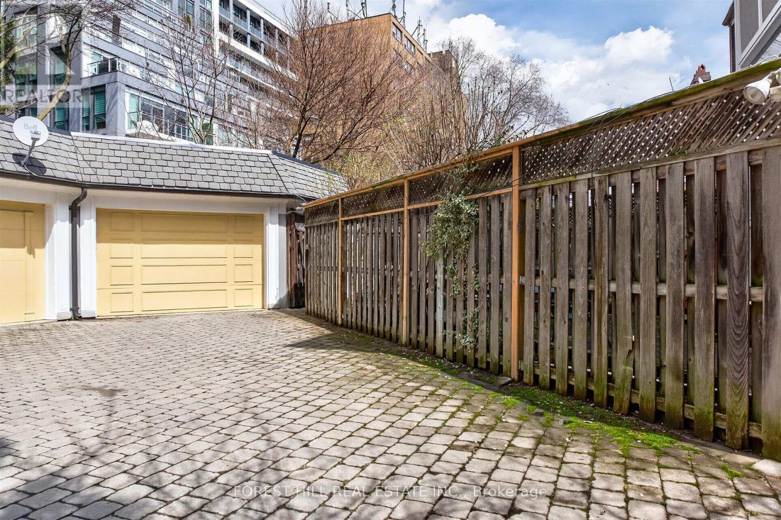 2 - 74 Lynwood Avenue, Toronto, Ontario M4V 1K4 - Photo 28 - C13421290