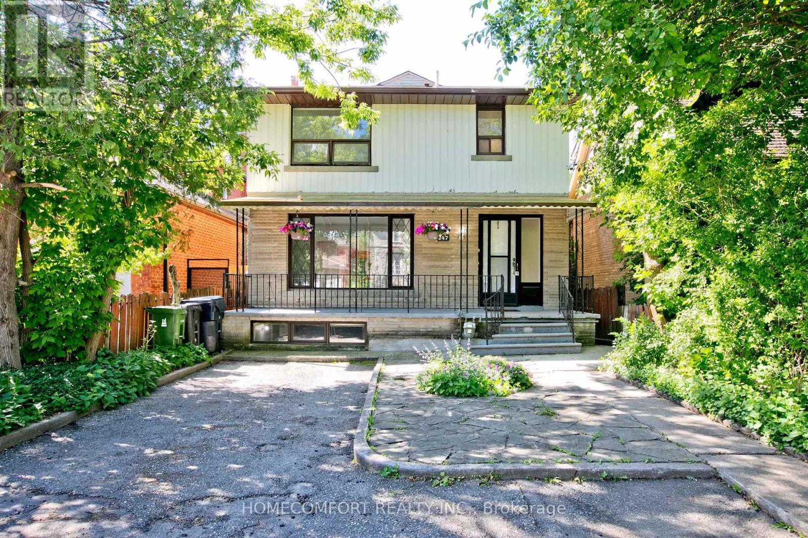 247 PARKVIEW AVENUE, Toronto, Ontario
