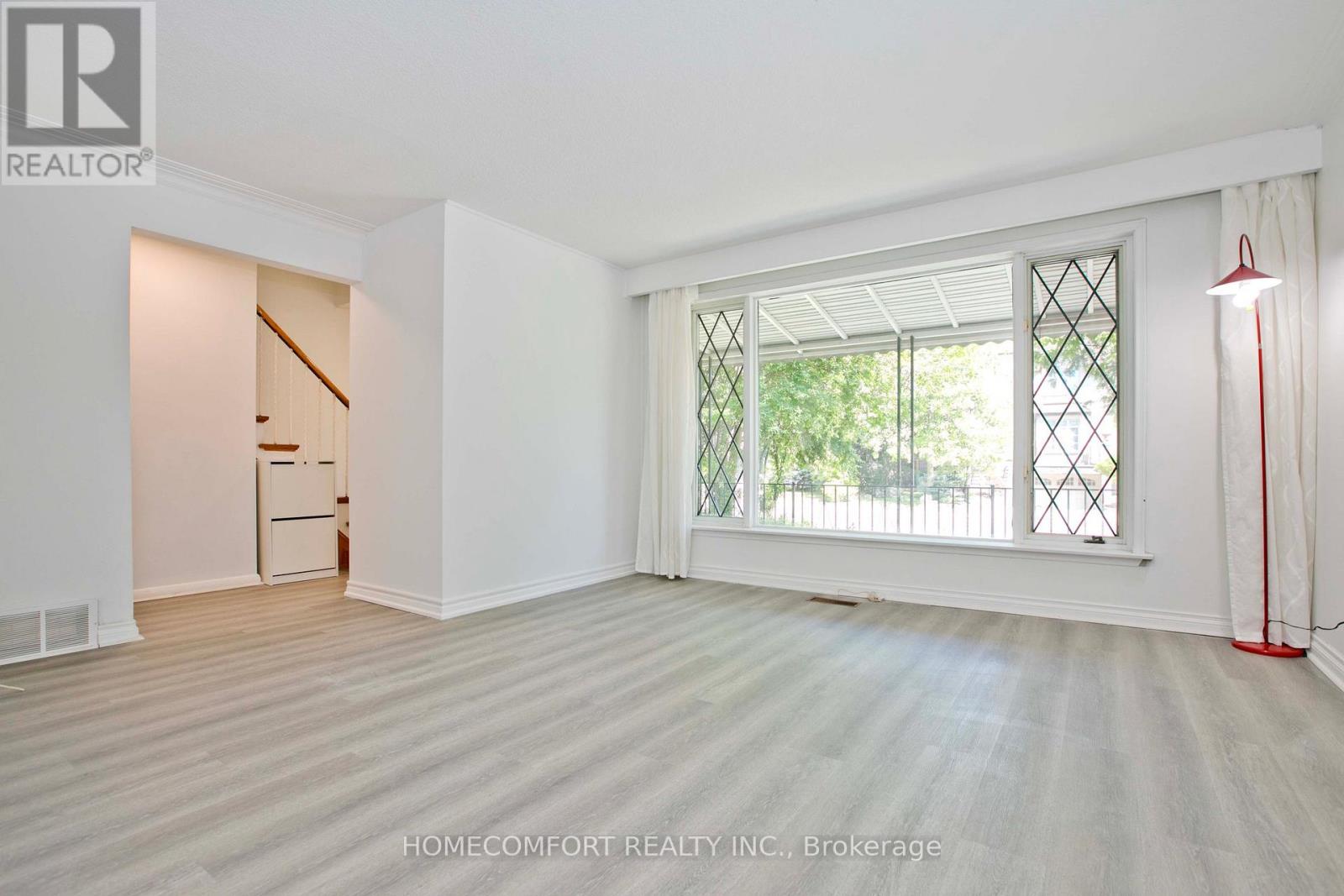 247 Parkview Avenue, Toronto, Ontario  M2N 3Z2 - Photo 3 - C13421294