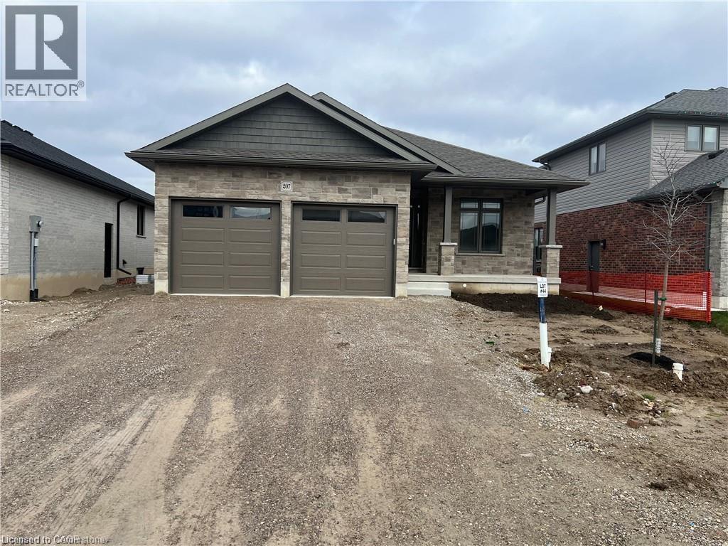 207 ARDEN Crescent Unit# UPPER LEVEL, Mitchell, Ontario