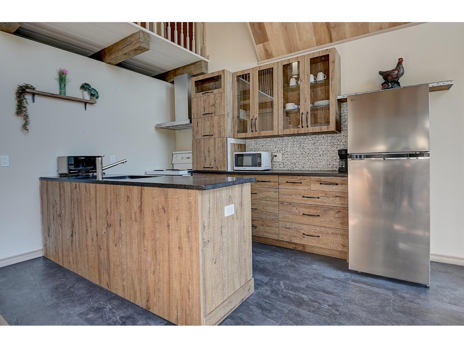 32 2e avenue Beaudry Sainte-Béatrix Quebec Canada J0K1Y0 4