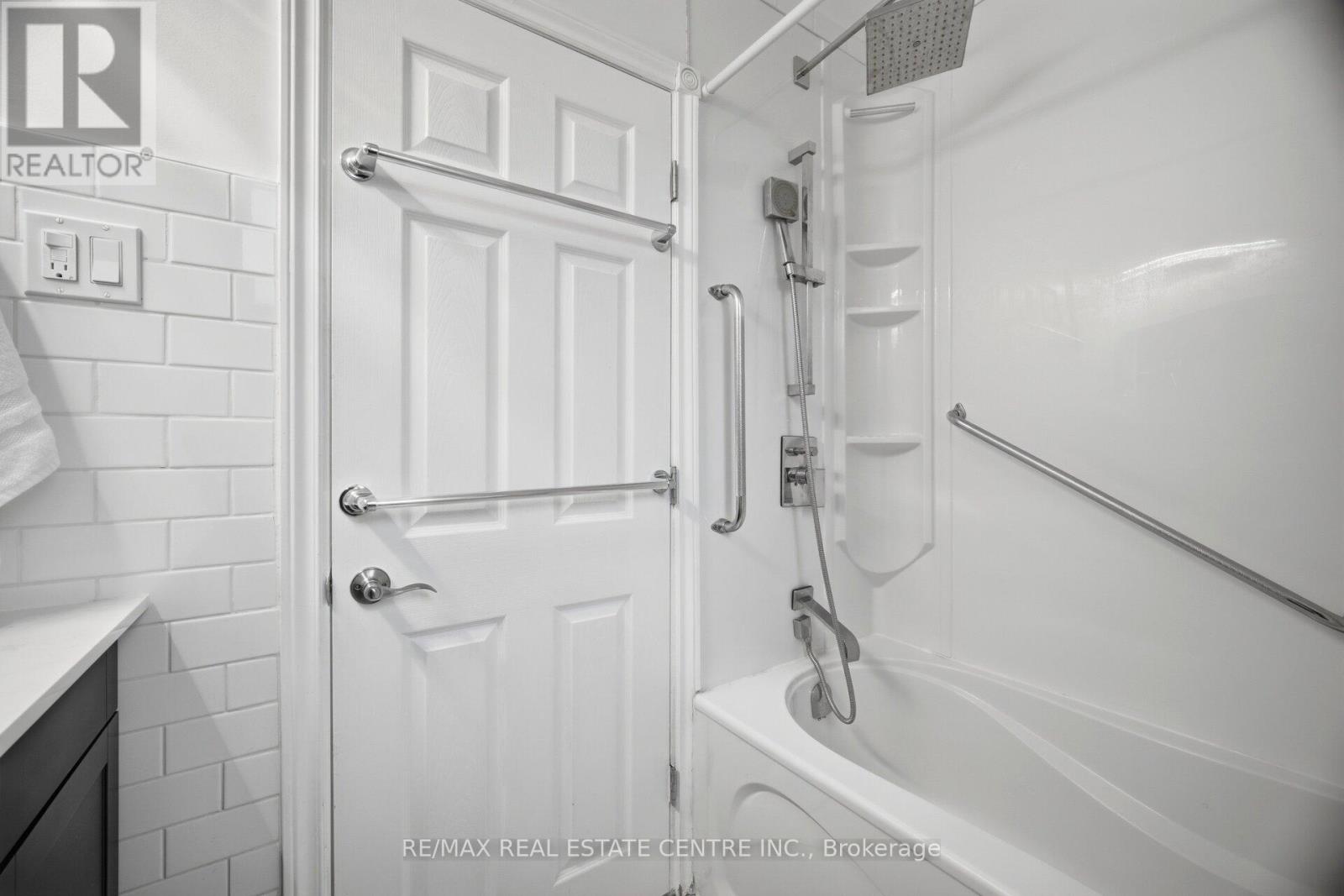 1376 Royal Drive, Burlington, Ontario  L7P 2G9 - Photo 24 - W13124926