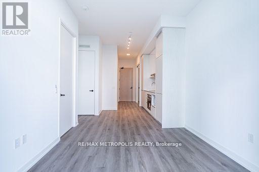 621 - 28 Interchange Way, Vaughan, Ontario  L4K 5Z7 - Photo 5 - N13421308