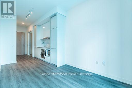 621 - 28 Interchange Way, Vaughan, Ontario  L4K 5Z7 - Photo 6 - N13421308