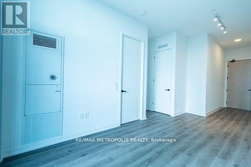 621 - 28 Interchange Way, Vaughan, Ontario  L4K 5Z7 - Photo 7 - N13421308