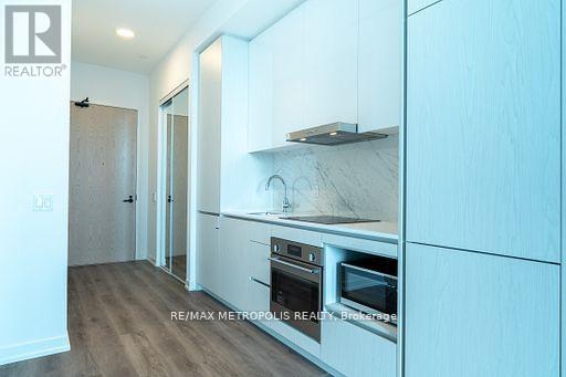 621 - 28 Interchange Way, Vaughan, Ontario  L4K 5Z7 - Photo 9 - N13421308