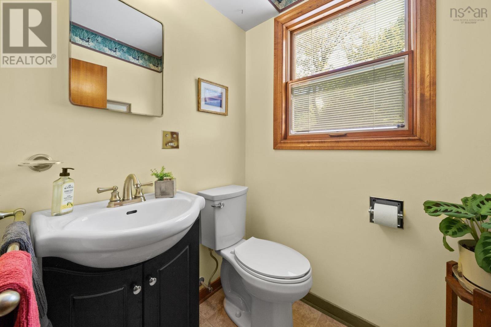 48 Lorne Avenue, Dartmouth, Nova Scotia  B2Y 3E7 - Photo 24 - 202613812