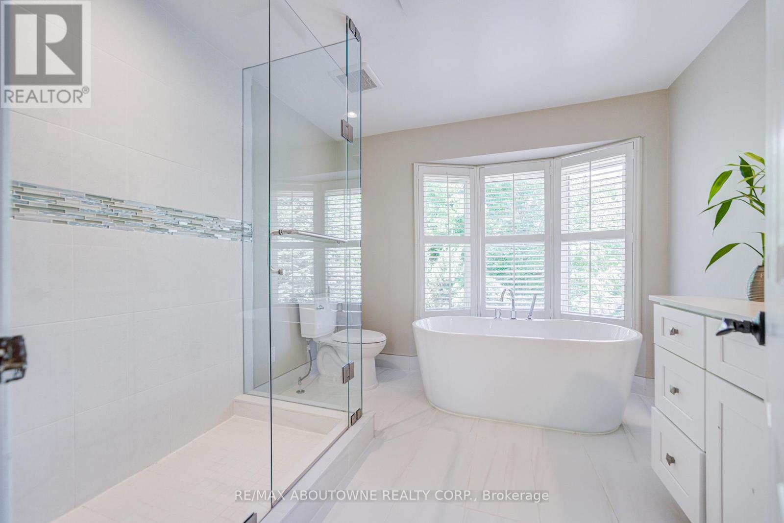 1273 Blackthorn Place, Oakville, Ontario  L6M 2P3 - Photo 22 - W13421220