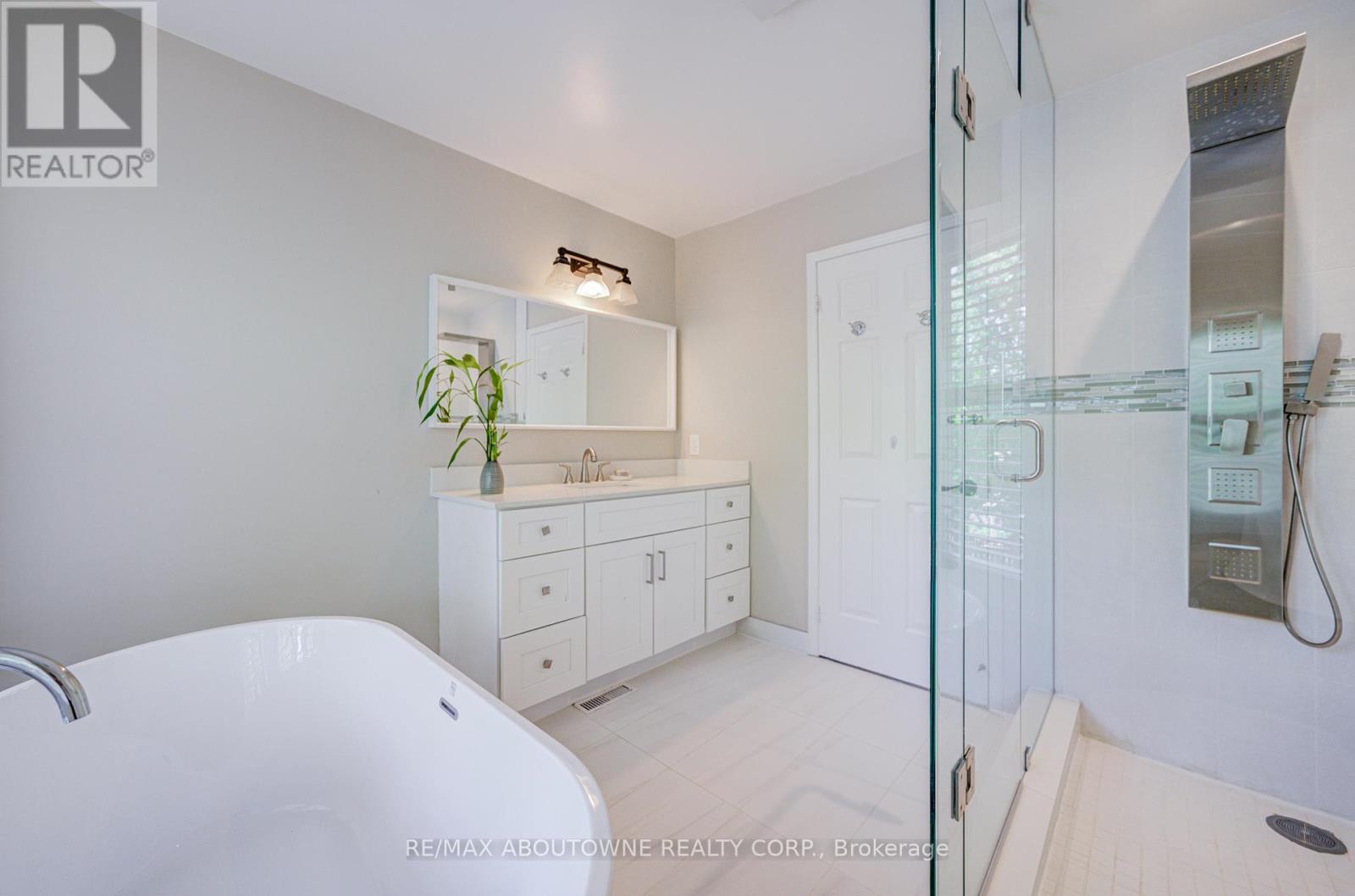 1273 Blackthorn Place, Oakville, Ontario  L6M 2P3 - Photo 23 - W13421220