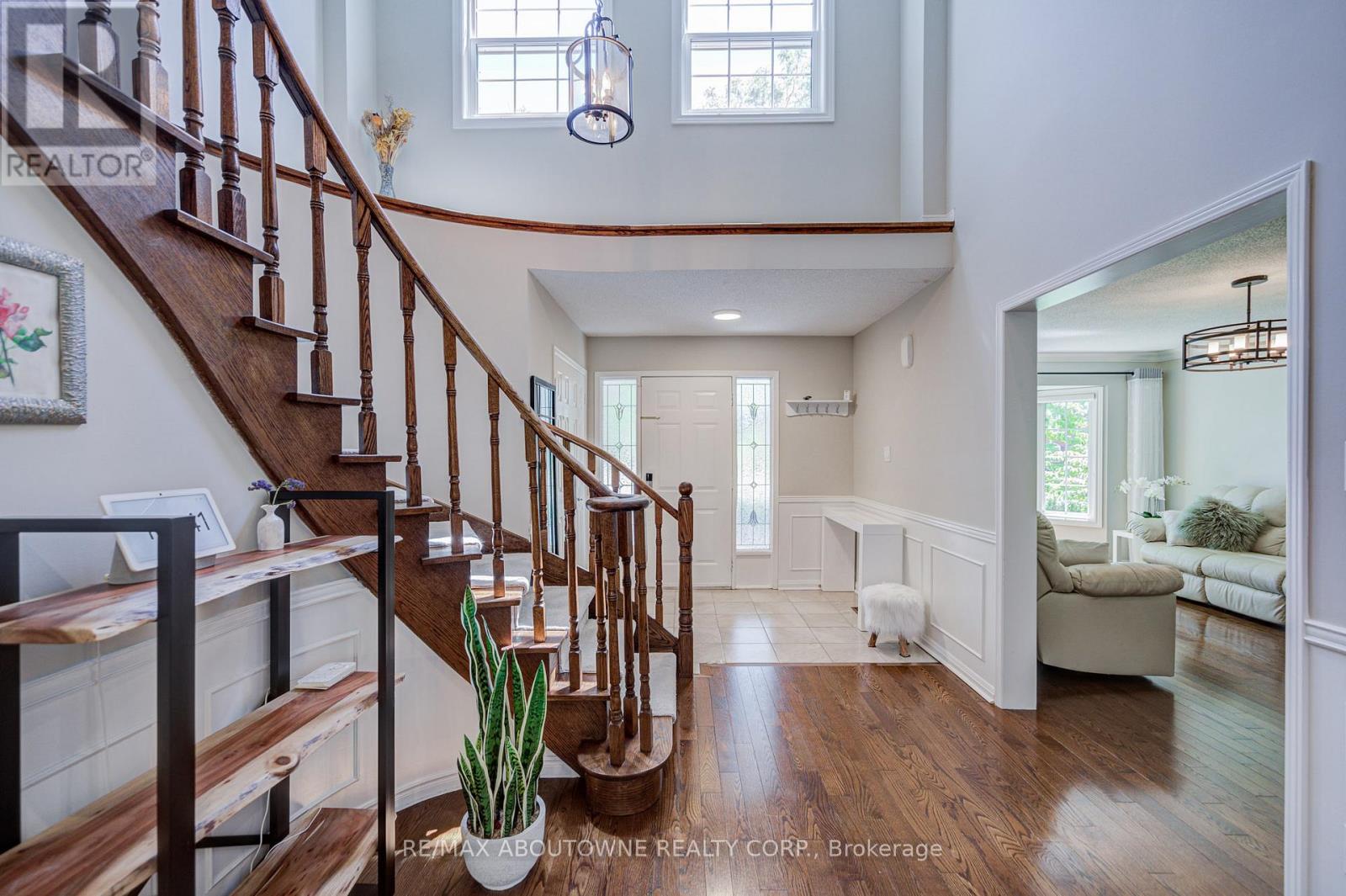 1273 Blackthorn Place, Oakville, Ontario  L6M 2P3 - Photo 7 - W13421220