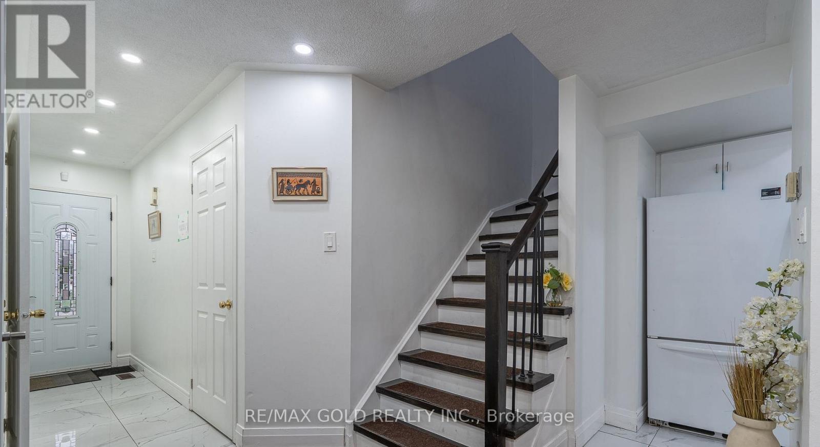 102 Bunchberry Way, Brampton, Ontario  L6R 2E8 - Photo 11 - W13421228