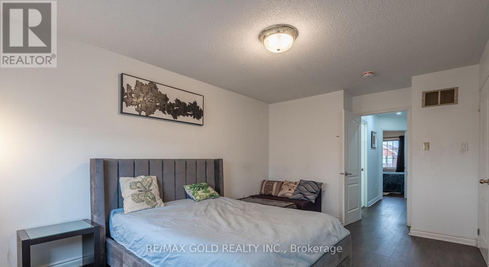 102 Bunchberry Way, Brampton, Ontario  L6R 2E8 - Photo 13 - W13421228