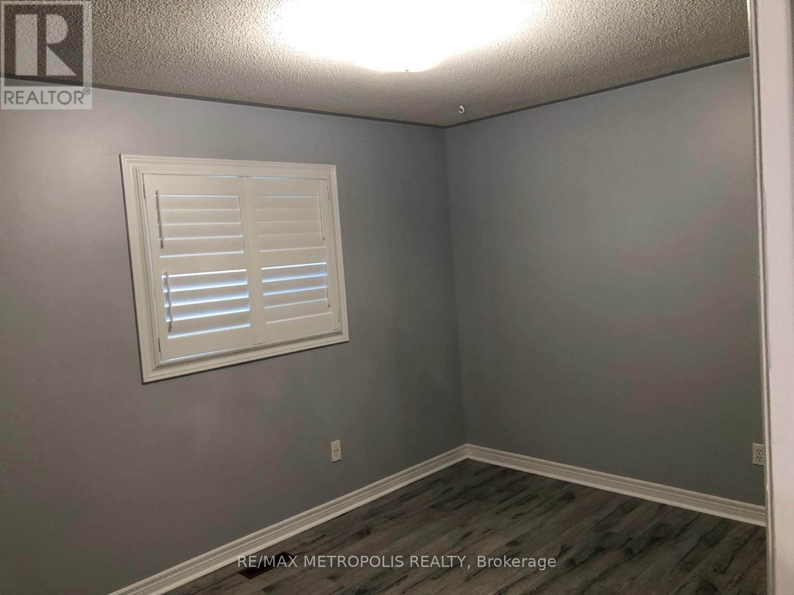 Upper - 5884 Chorley Place, Mississauga, Ontario  L5M 5L7 - Photo 13 - W13421230