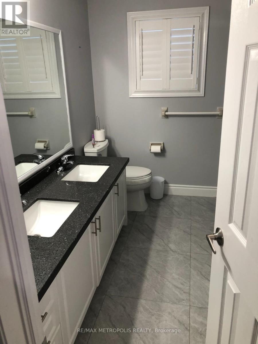 Upper - 5884 Chorley Place, Mississauga, Ontario  L5M 5L7 - Photo 15 - W13421230