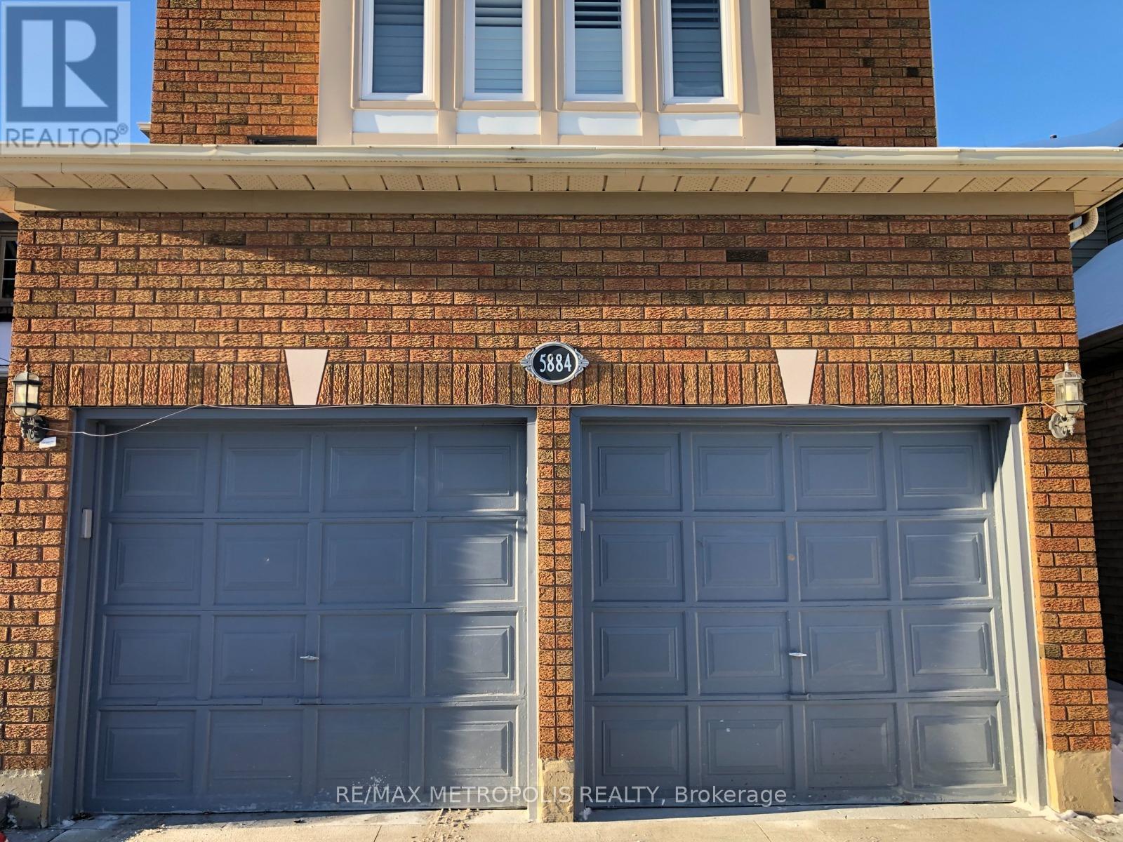 Upper - 5884 Chorley Place, Mississauga, Ontario  L5M 5L7 - Photo 2 - W13421230