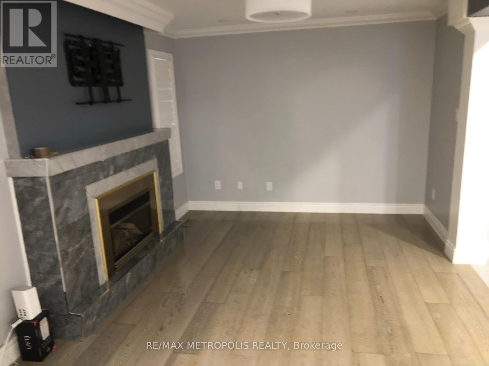 Upper - 5884 Chorley Place, Mississauga, Ontario  L5M 5L7 - Photo 4 - W13421230