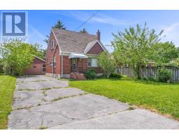 4 SUNRAY CRESCENT, Toronto, Ontario