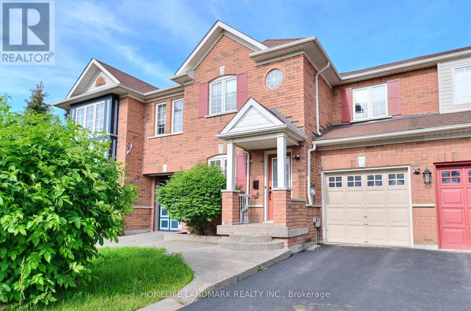 33 Fairway Court, Brampton, Ontario  L6Z 4W4 - Photo 2 - W13421334