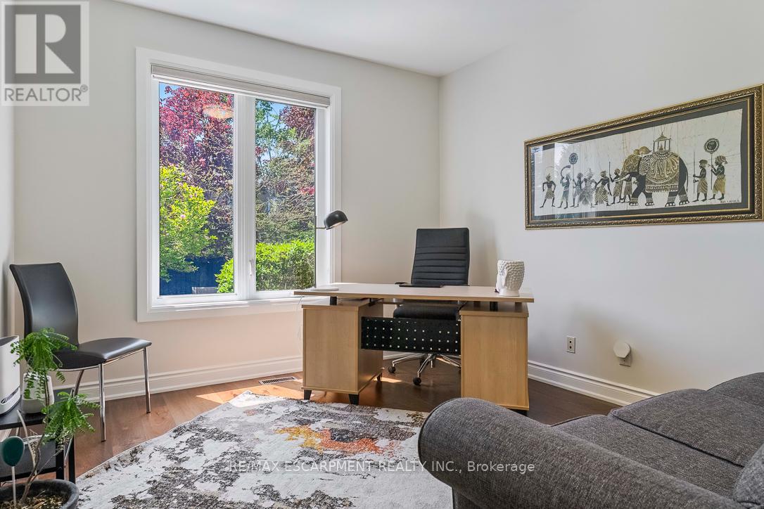 519 Hancock Way, Mississauga, Ontario  L5H 4L5 - Photo 19 - W13421398