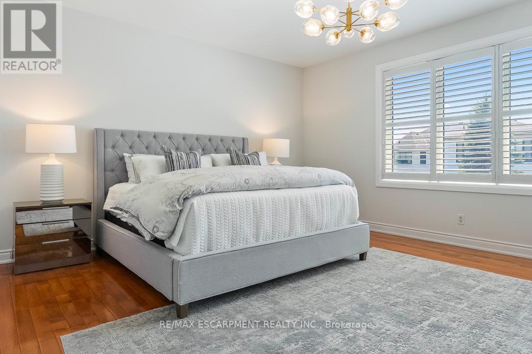 519 Hancock Way, Mississauga, Ontario  L5H 4L5 - Photo 23 - W13421398