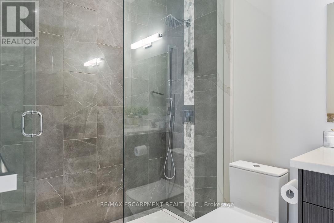 519 Hancock Way, Mississauga, Ontario  L5H 4L5 - Photo 32 - W13421398