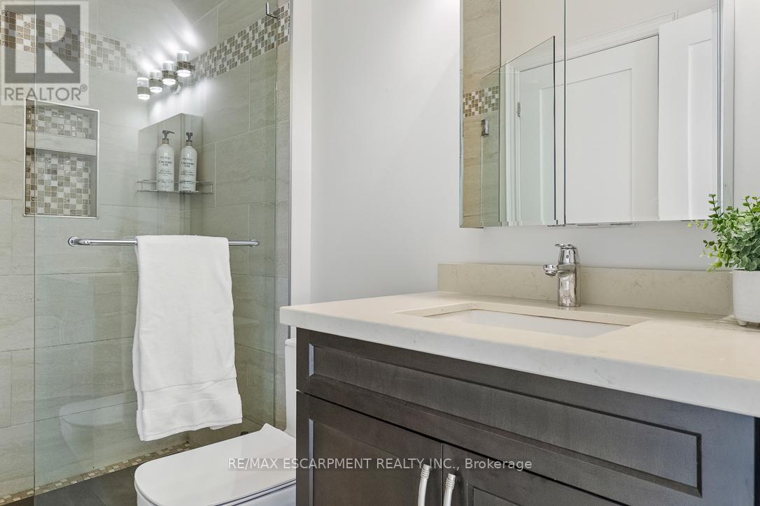 519 Hancock Way, Mississauga, Ontario  L5H 4L5 - Photo 35 - W13421398