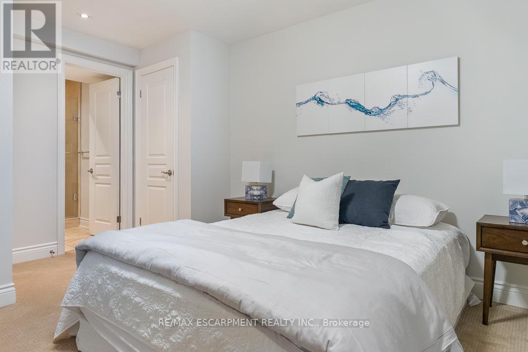 519 Hancock Way, Mississauga, Ontario  L5H 4L5 - Photo 42 - W13421398