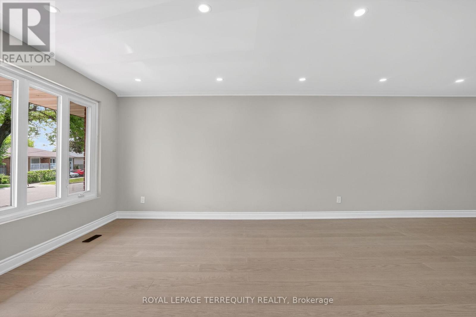 1173 Shadeland Drive, Mississauga, Ontario  L5C 1P2 - Photo 13 - W13421416
