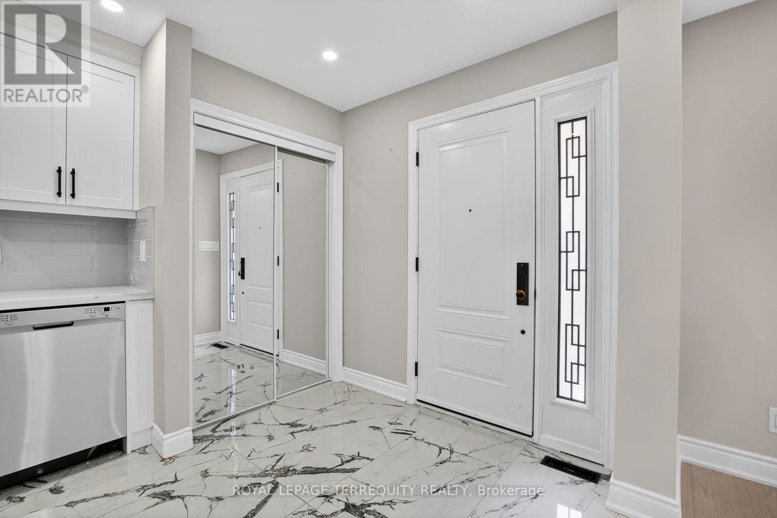 1173 Shadeland Drive, Mississauga, Ontario  L5C 1P2 - Photo 6 - W13421416