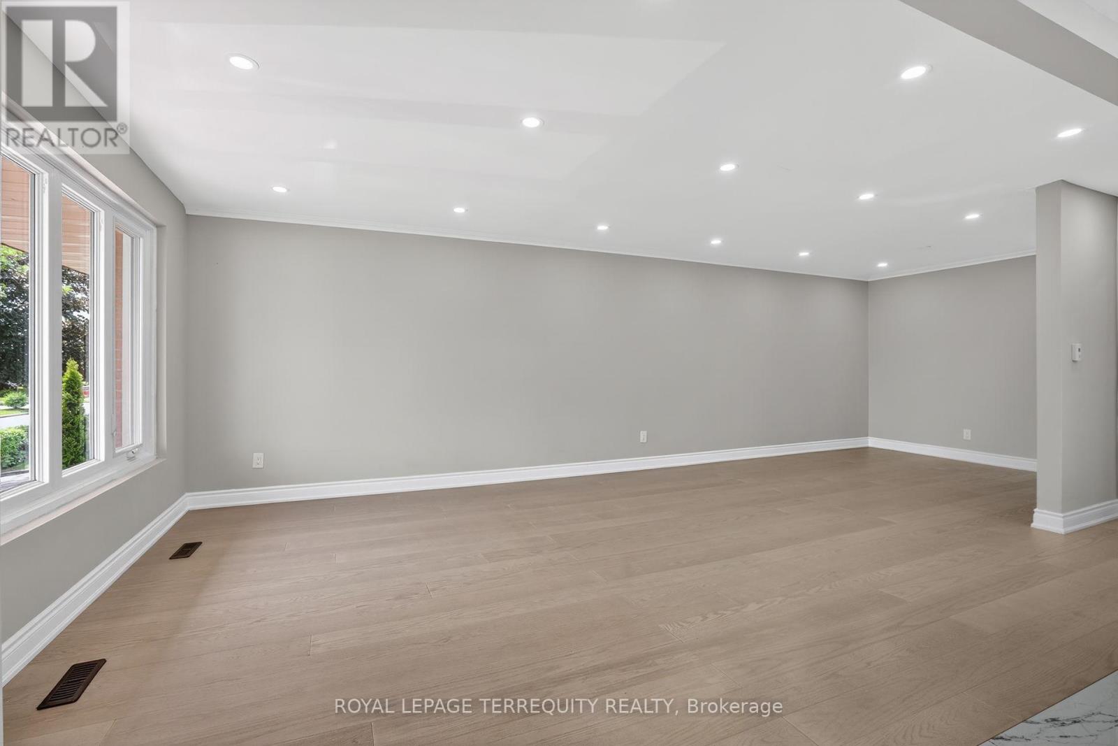 1173 Shadeland Drive, Mississauga, Ontario  L5C 1P2 - Photo 8 - W13421416
